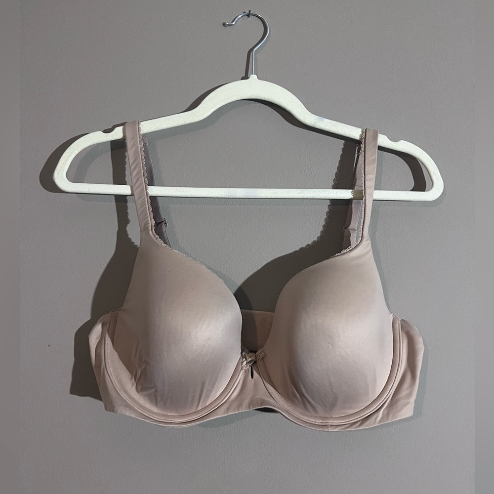 Victoria's Secret Tan Underwire Bra